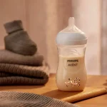 شیشه شیر ضد چکه 260 میل اونت طرحدار زرافه و کوالا Avent - Image 5